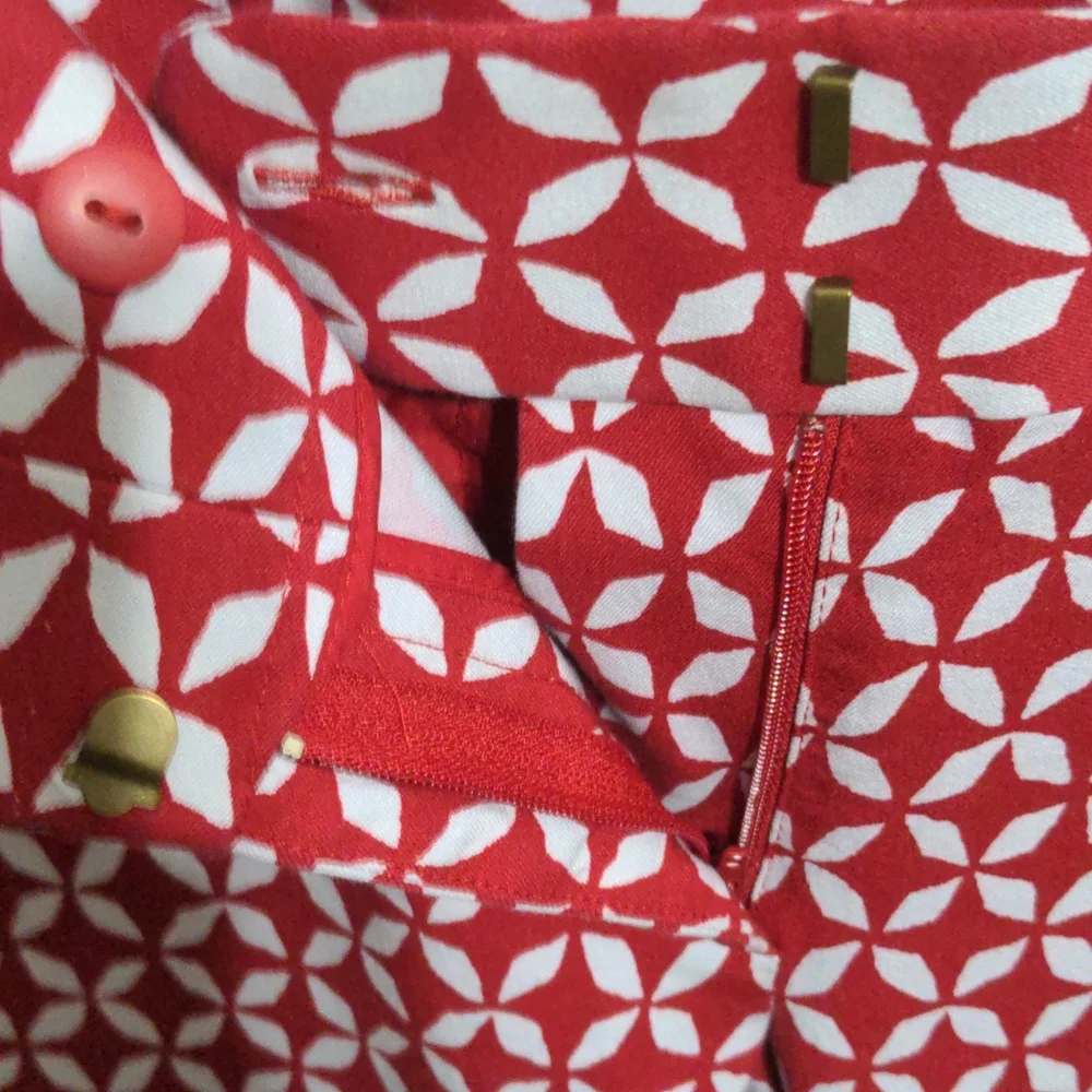 Ann Taylor Loft Women's Red & White Julie Skinny Pants. Size 6 P - Picture 4 of 7